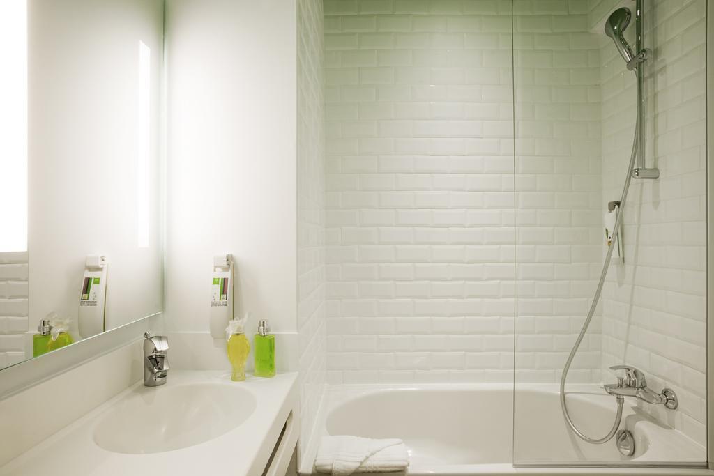Ibis Styles Buttes Chaumont Parijs