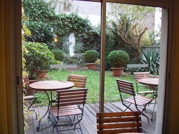 Ibis Styles Buttes Chaumont Hotel Parijs